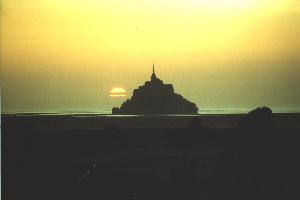 Le Mont-Saint-Michel au crépuscule